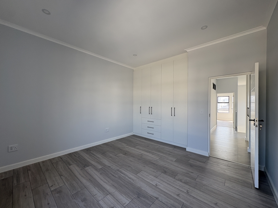 5 Bedroom Property for Sale in Sandown Western Cape